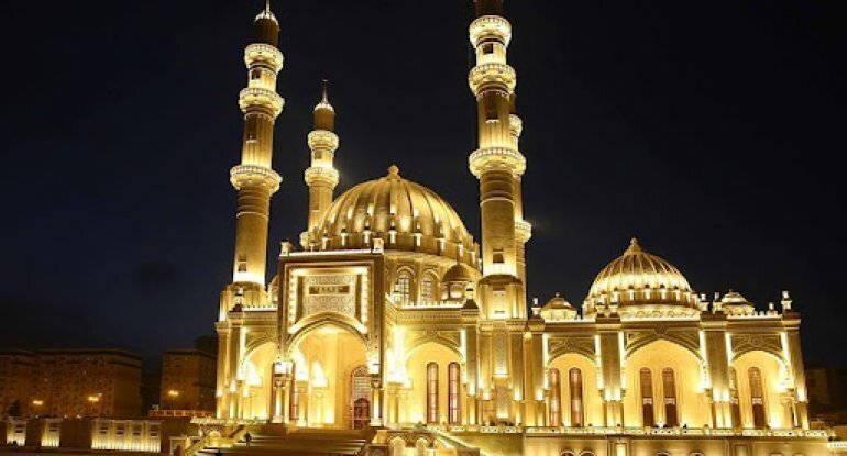 Əli Əsədov Heydər Məscidi ilə bağlı qərar imzaladı