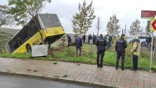 Tələbələri daşıyan avtobus aşdı: 11 nəfər yaralandı