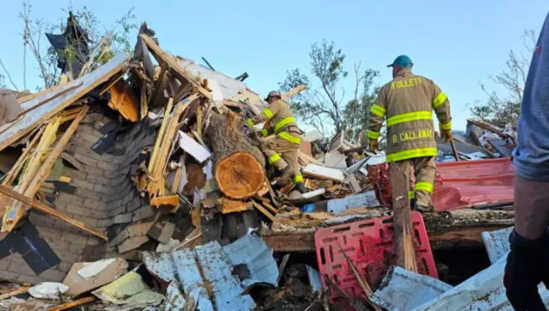 Texasda tornado oldu: 3 ölü, 56 yaralı