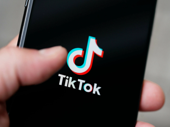 Bu şəxslərə "TikTok" istifadə etmək qadağan edildi