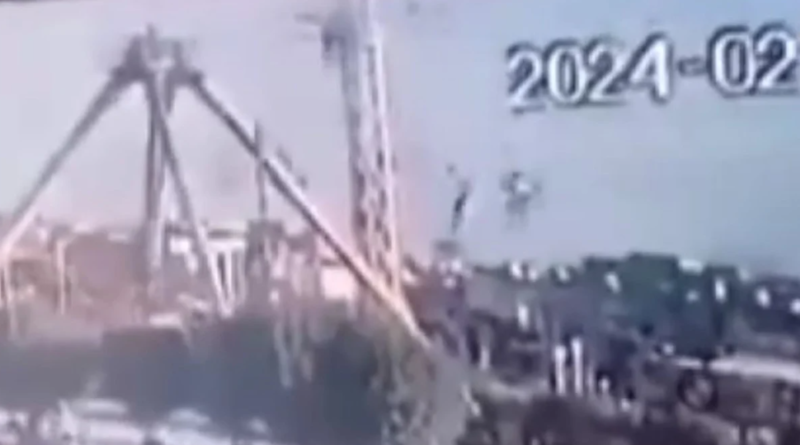 "Lunapark"da fırlanan yelləncək yerə çırpıldı! 14 uşaq YARALANDI - VİDEO