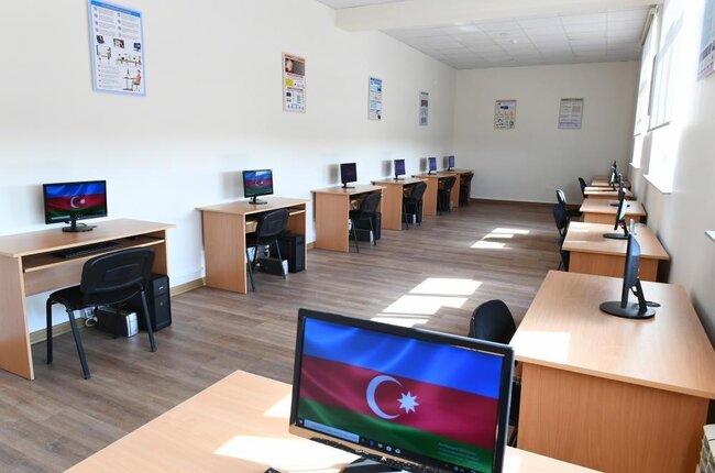 Mehriban Əliyeva Binədə yeni inşa edilən məktəbdə - FOTOLAR