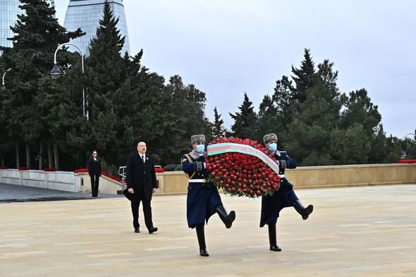 Prezident və xanımı Şəhidlər xiyabanını ziyarət ediblər - FOTO/VİDEO