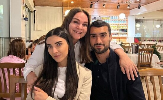 Mahir Emreli və bacısının fotolarını paylaşdı