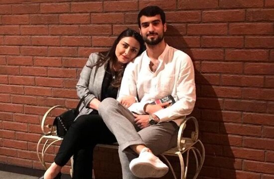 Anasından Mahir Emrelinin spirtli içki ilə şəkilinə reaksiya: "Anlamıram ki..."