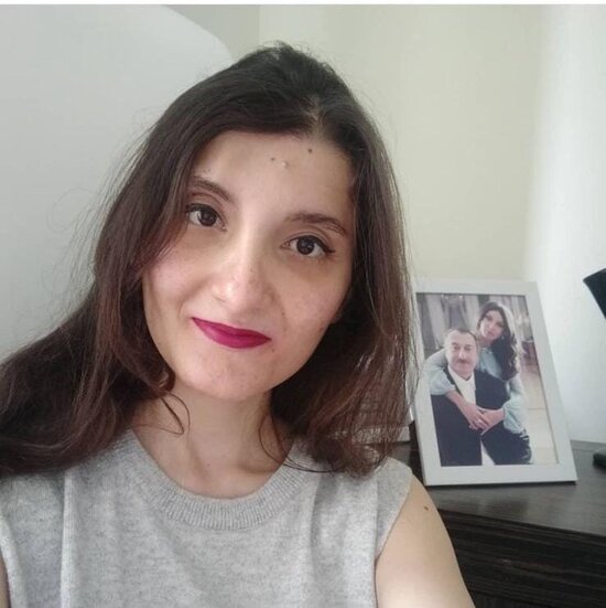 "Üç yaş bitənə qədər uşaqlar telefon və planşetlə tanış edilməməlidirlər" - Psixoloq