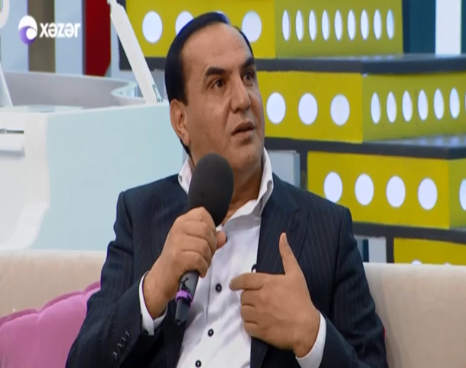 "Ona kişi demək olarsa" - Manaf canlı yayımda həmkarını TƏHQİR ETDİ - FOTO