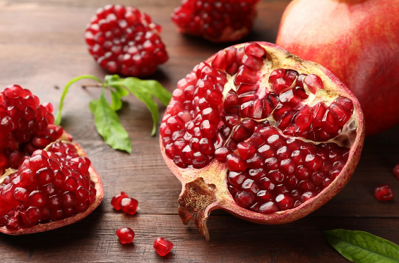 Nar yarpaqlarında sinirləri və ürəyi qoruyan maddə aşkar edildi