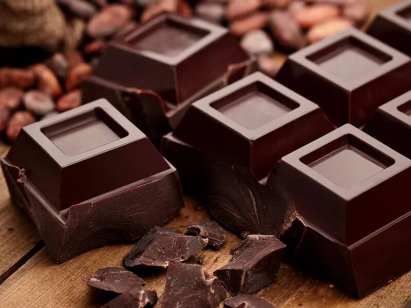 Marketdən 223 şokolad oğurlayıb yeyən qadın saxlanıldı