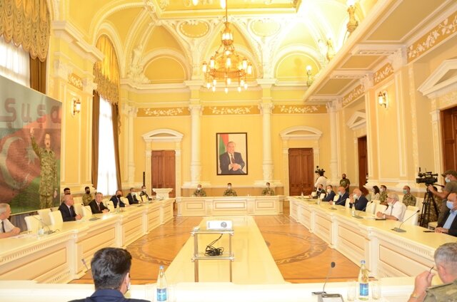 Bakı Şəhər İcra Hakimiyyətində dəyirmi masa keçirilib