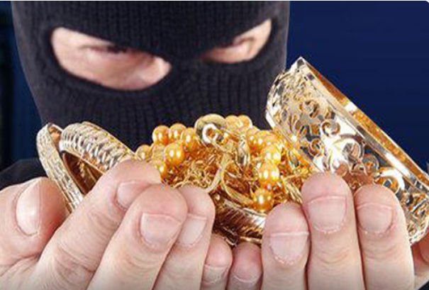 Masallıda qonaq evdən 12 minlik qızıl oğurladı