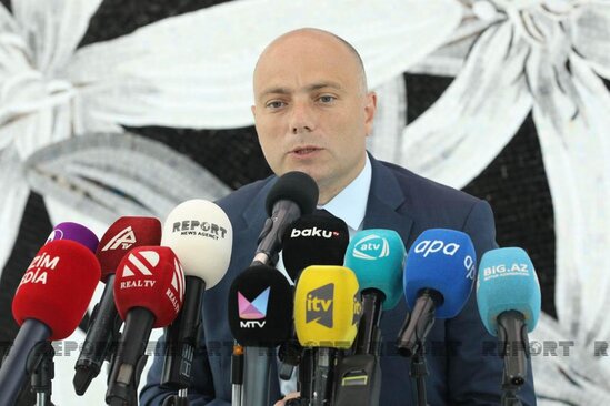 Mədəniyyət naziri Anar Kərimov jurnalistlərlə görüşüb