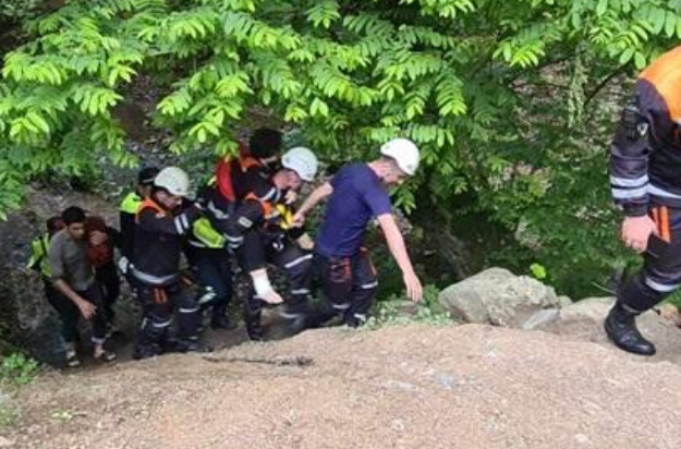 Meşədə köməksiz qalan şəxs xilas edildi - VİDEO