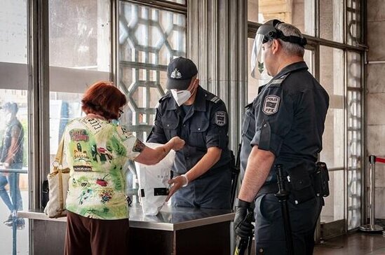 Bakı metrosu tibbi maska ilə bağlı məlumat yaydı