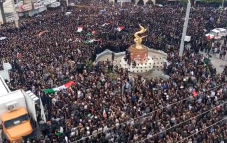 İranda 168 şagirdin dəfn mərasimi keçirilir - Video