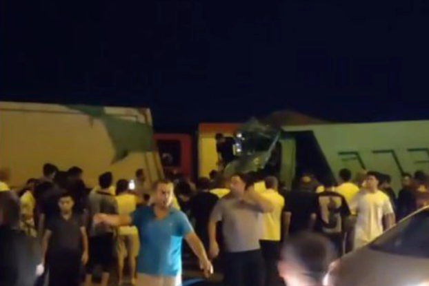 Bakıda ağır QƏZA: Sürücü sükan arxasında sıxılı vəziyyətdə qaldı - YENİLƏNİB