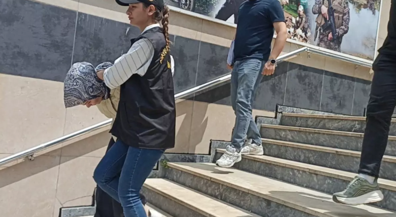 Yeni doğulan körpəsini atasının məzarına qoyub qaçdı