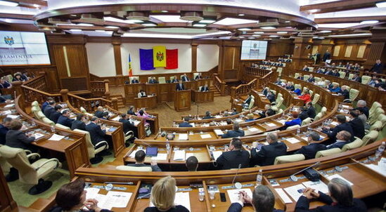 Moldova parlamentinin deputatları karantinə ALINDI