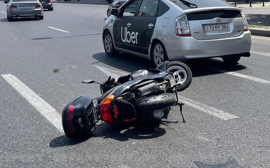 Bakıda avtomobillə moped toqquşub, sürücü ölüb