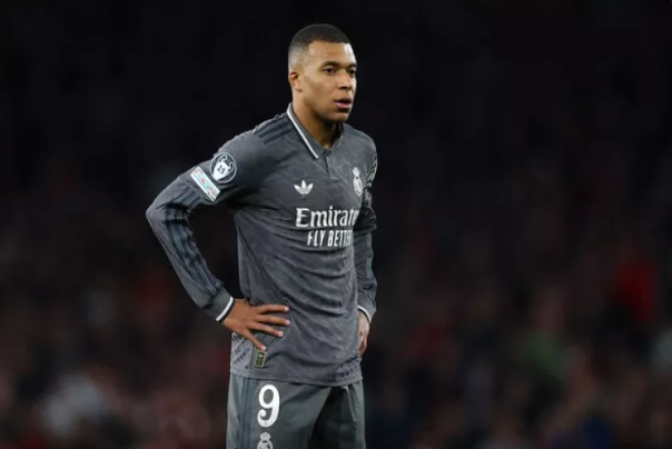 "Real"da Mbappe QALMAQALI: "Baş məşqçi mənəm, özüm qərar verirəm"