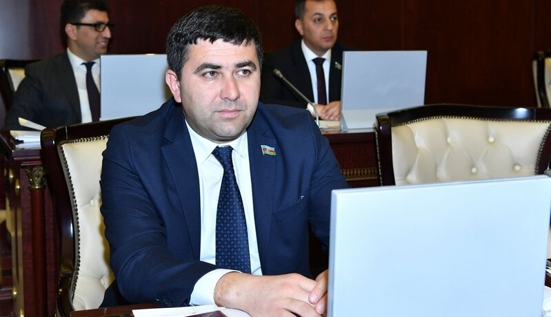 "Silahlı Qüvvələrimizin ən müasir silah və texnika ilə təchizatı daim ön planda saxlanılıb" - DEPUTAT