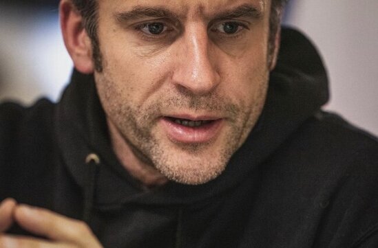 Makron Zelenskidən ilhamlanıb imicini dəyişdi - FOTOLAR