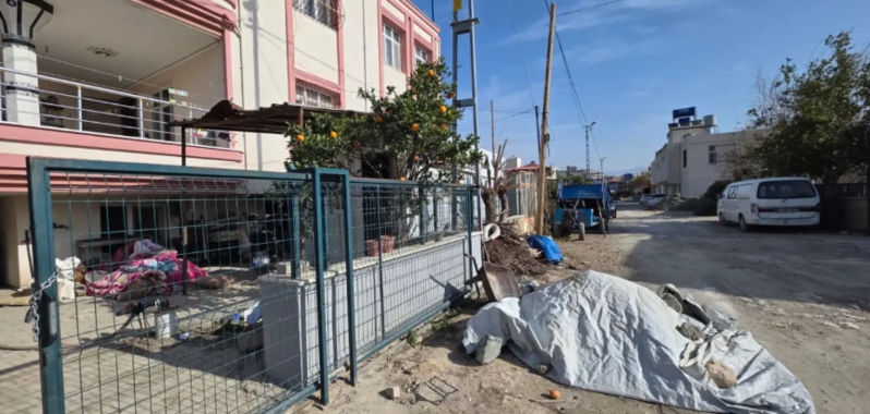 17 yaşlı qız başından vurulmuş halda zibil qutusundan tapılıb