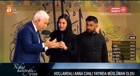 Hollandiyadan gələn azərbaycanlı qız canlı yayımda Kəlimeyi-şəhadət gətirərək müsəlman oldu — VİDEO