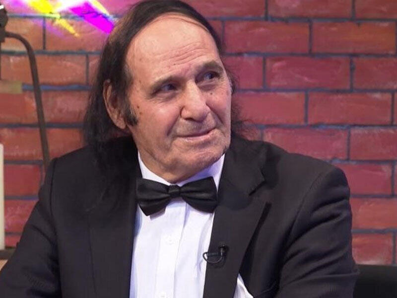 "Dedi ki, məni biabır etmisən, saçını qırxdır, adam kimi geyin"