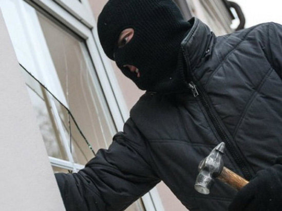 Binəqədidə iki evi qarət edən həbs edildi