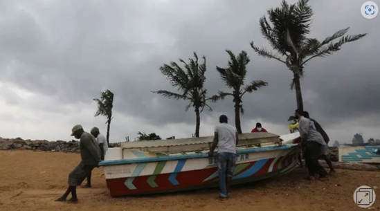 Şri-Lankada Mandus qasırğası oldu: 3 ölü, 19 yaralı
