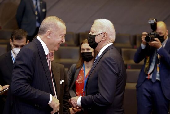 Uşaqlıqdan "Hoca" olan, küçədə alver edən, futboldan siyasətə gələn adam - ONU TANI