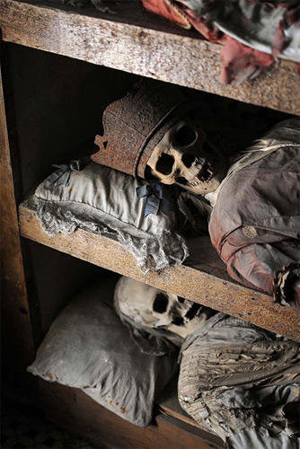 Siciliyada ölülər evi: Meyitlər paltar-palazlı... – FOTO