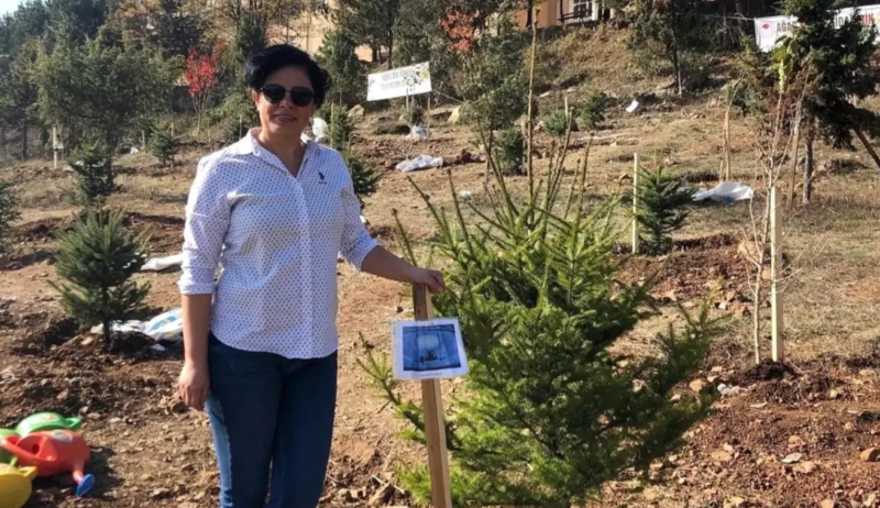 Oğlunun məzarı başında ürəyi tutan ana vəfat edib