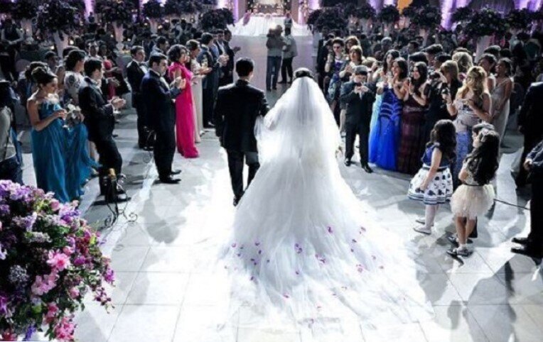 "Bu günün maraqlı toyu, sosial şəbəkələrdə unikal şou kimi göstərilir" - AÇIQLAMA