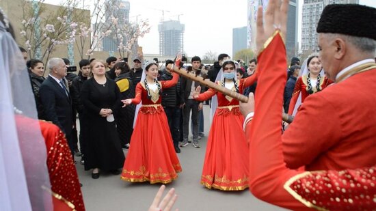 Özbəkistan Prezidenti Azərbaycan guşəsini ziyarət edib