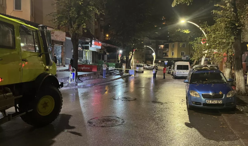 Küçədə dəhşətli hadisə: Özünə lezva ilə zərər verən şəxs güllələnərək öldürüldü