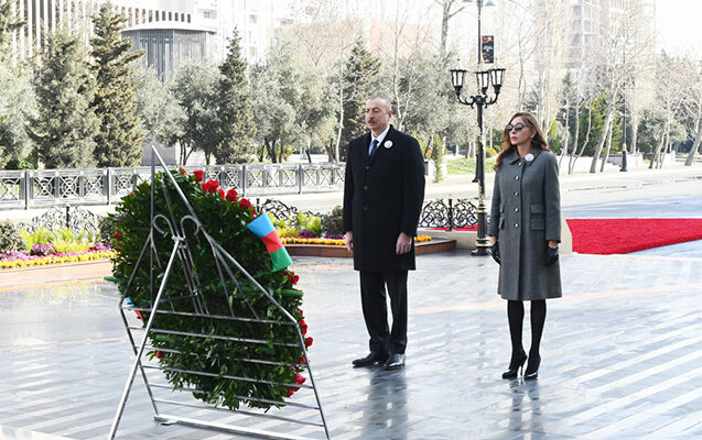 Prezident və xanımı "Ana harayı" abidəsini ziyarət etdi