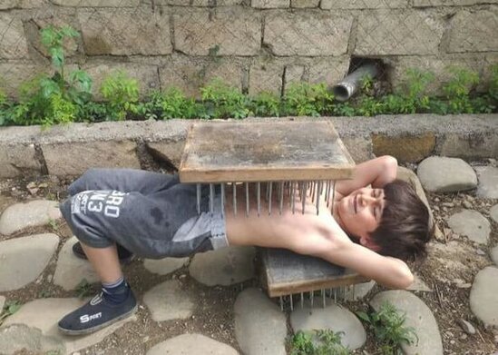 Altı yaşında dişləri ilə avtomobili çəkən pəhləvanın atası: "İspaniyadan təklif gəlmişdi" - FOTO