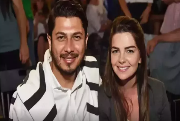 Ulduz sənətçi 12 illik evliliyinin üstündən xətt çəkdi