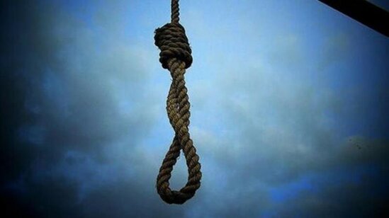 Azərbaycanda müəllim ÖZÜNÜ ASDI