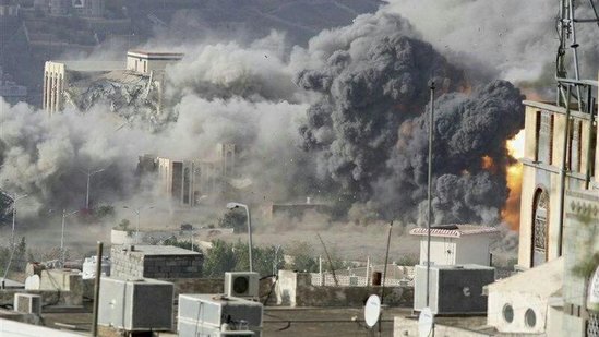 Yəməndə ərəb koalisiyası toydan qayıdan insanları bombaladı - 10 qadın öldü