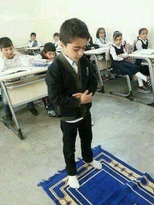 Məktəb elm ocağıdır - Namaz yeri deyil