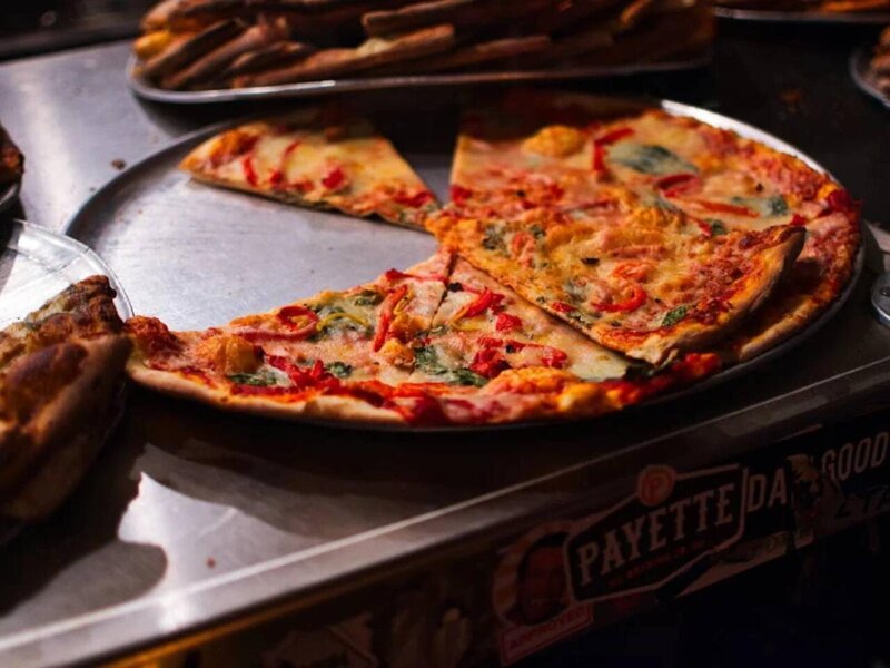 2 pizzaya 1 milyon dollar ödədi - FOTO