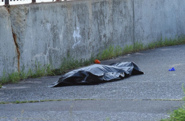 Bakıda qadın avtobusdan yıxılaraq öldü