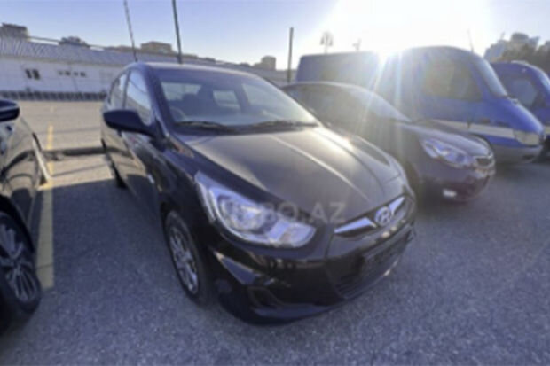 Bakıda hərracdan maşın almaq istəyənlərin başına iş gəldi: "Pulu ödəsəm də, etibarnaməni ləğv etdi"