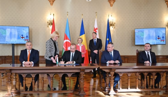 " Azərbaycan mövcud əməkdaşlıq formatını yalnız bu üç ölkə ilə məhdudlaşdırmayacaq" - DEPUTAT