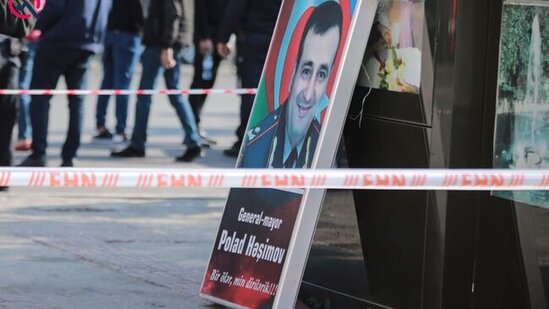 Polad Həşimovun plakatını yanğından xilas edən şəxs danışdı - VİDEO