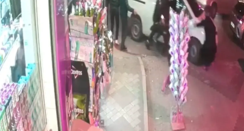 Polisin "dayan" tələbinə tabe olmayan sürücü yaşlı qadını avtomobillə vurub qaçıb - VİDEO