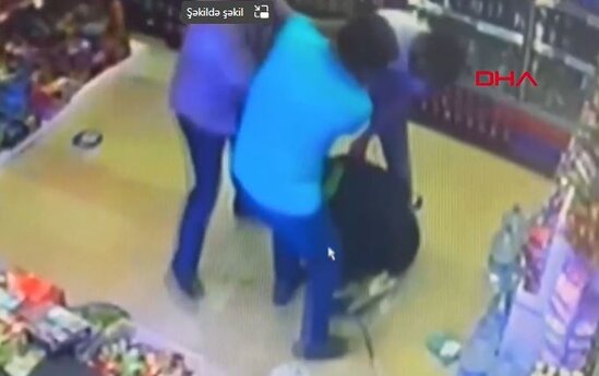 Görmə qüsurlu şəxsə belə hücum olundu-VİDEO